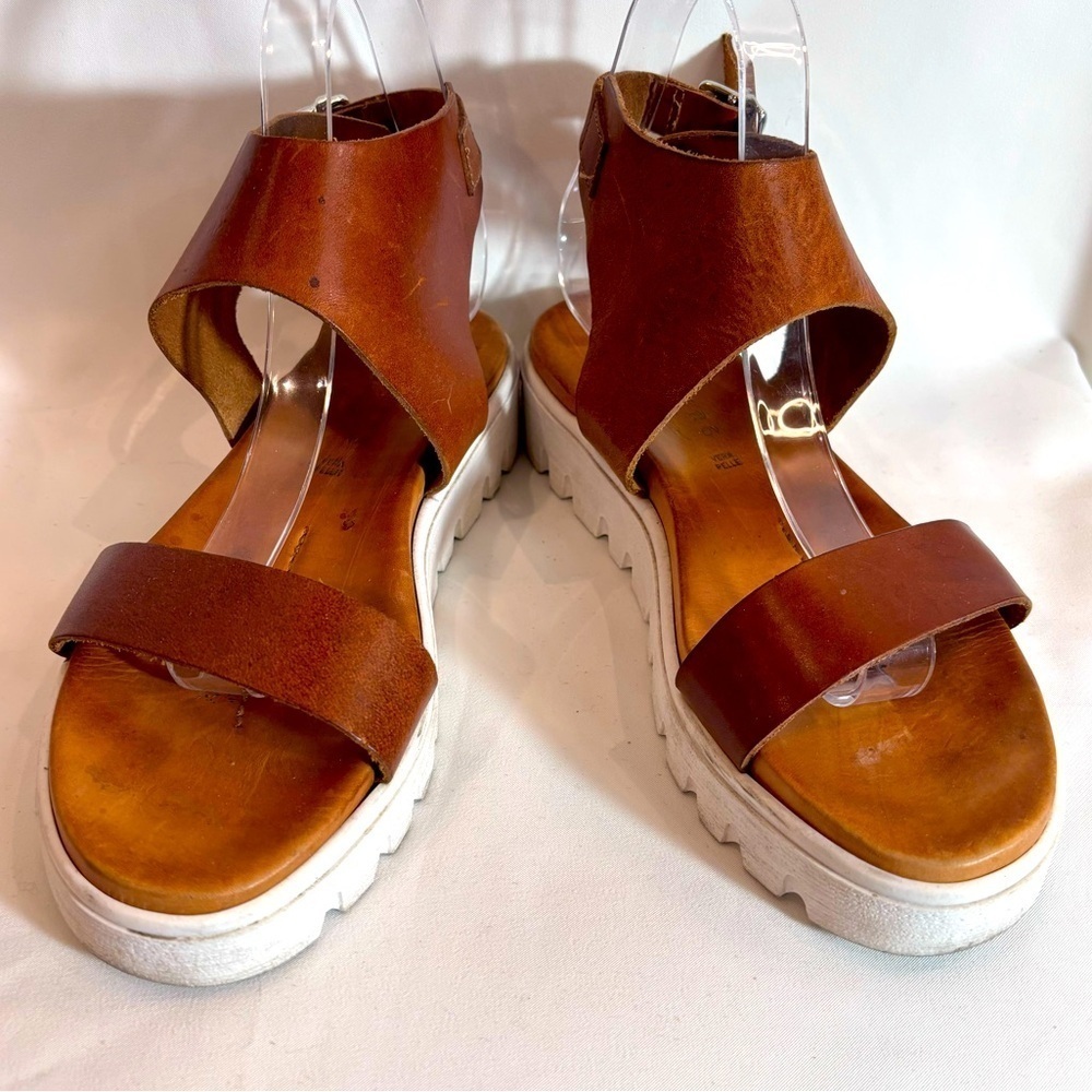 ATELIERS Sz 38 Ankle Harness Strappy Toe Cap Made in Italy Leather Sandals